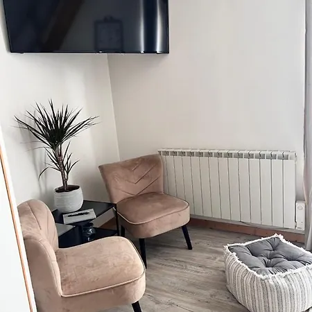 Appart Cosy Face A L'etang Sault Apartman *